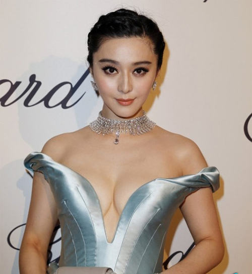 Bỏng mắt bởi những người đẹp phồn thực - 14