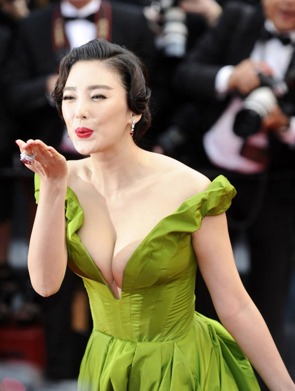 Bỏng mắt bởi những người đẹp phồn thực - 16