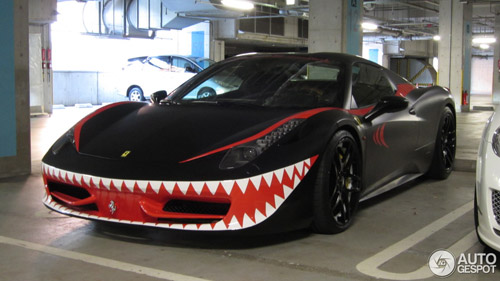 Ferrari 458 italia độ hàm cá mập dữ dằn