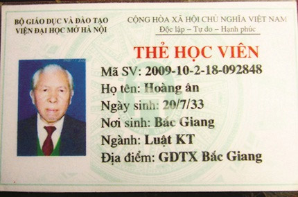 Chuyện khó tin của 3 sinh viên già nhất VN - 2