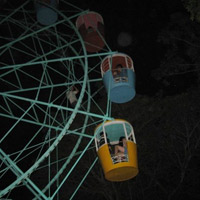 Tin tức trong ngày - Cúp điện, hàng chục trẻ em bị treo trên đu quay