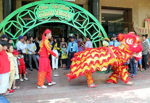 TPHCM: Khai trương "hoành tráng" như lễ hội - 4