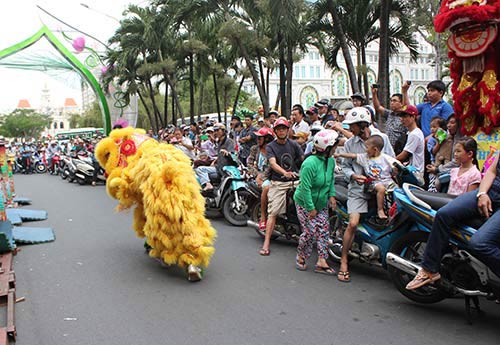 TPHCM: Khai trương "hoành tráng" như lễ hội - 6