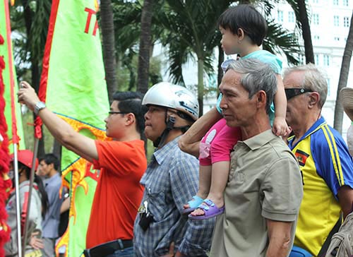 TPHCM: Khai trương "hoành tráng" như lễ hội - 7