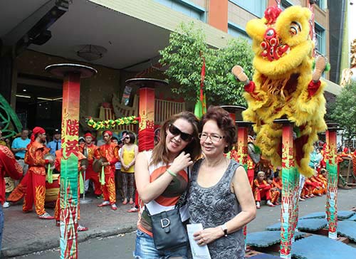 TPHCM: Khai trương "hoành tráng" như lễ hội - 9