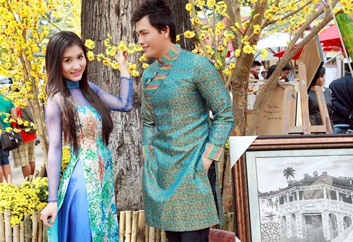 Nguyệt Ánh dịu dàng xuống phố xuân hồng - 5