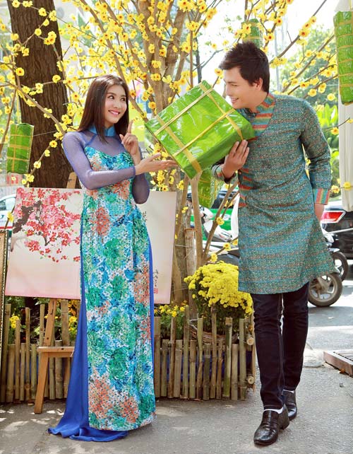 Nguyệt Ánh dịu dàng xuống phố xuân hồng - 4