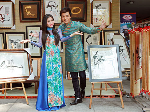 Nguyệt Ánh dịu dàng xuống phố xuân hồng - 7