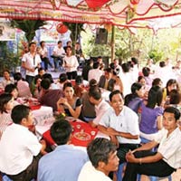 Tin tức trong ngày - Bi hài cưới dịp Tết và tục "trả nợ miệng"