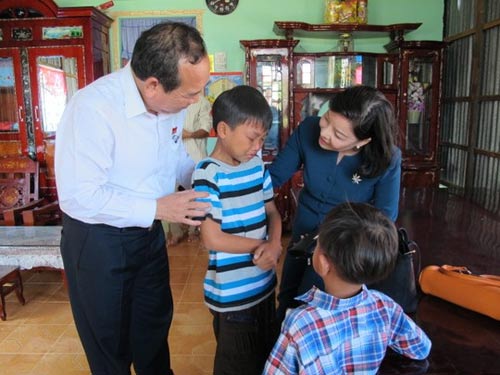 Cháy tàu: Chủ tịch nước khen 2 gia đình cứu người - 2