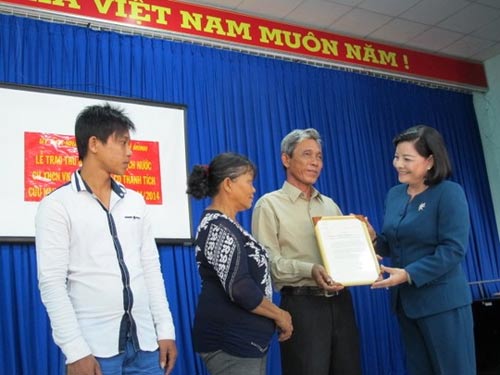 Cháy tàu: Chủ tịch nước khen 2 gia đình cứu người - 4