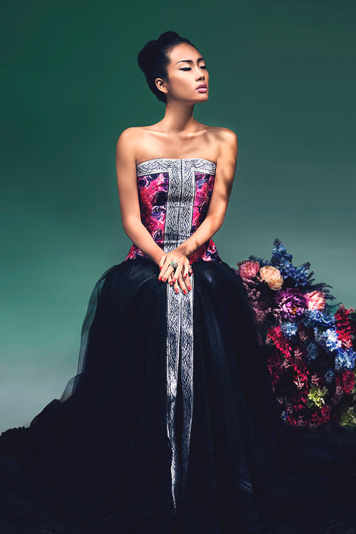 Mẫu Việt gợi cảm cùng làn da nâu bóng - 9