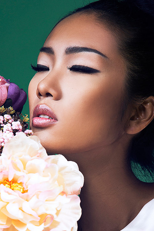 Mẫu Việt gợi cảm cùng làn da nâu bóng - 3