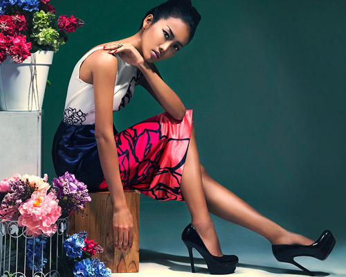 Mẫu Việt gợi cảm cùng làn da nâu bóng - 10