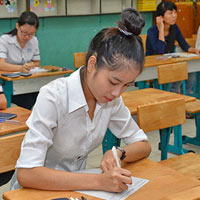 Giáo dục - du học - Ngừng tuyển sinh: Chỉ là cảnh báo?