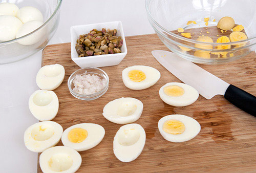 Làm món trứng “ác quỷ” ăn nào! - 4