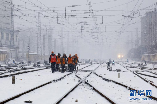 Dân TQ chật vật đổ về thành phố sau Tết - 5