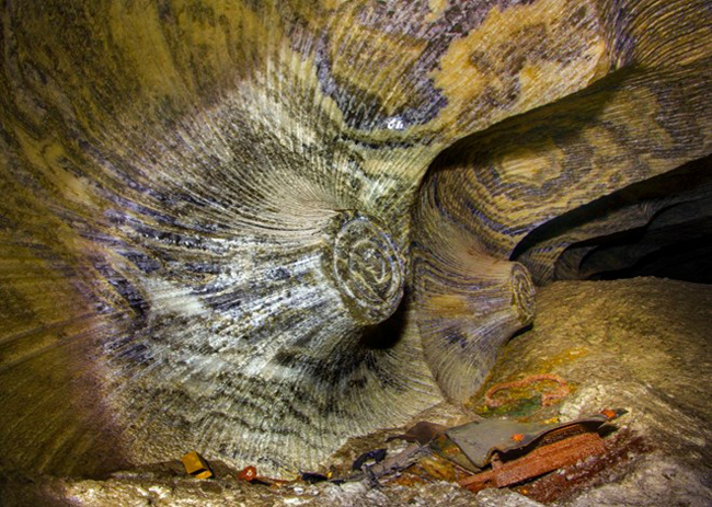 Cũng theo Mishainik, mỏ muối là đường hầm duy nhất trải dài 6,5 km bên dưới lòng đất.
