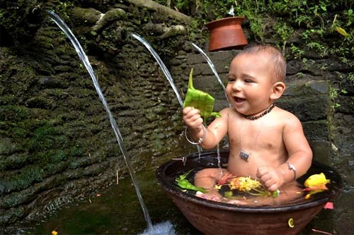 10 phong tục lạ chào đón trẻ sơ sinh trên thế giới - 8