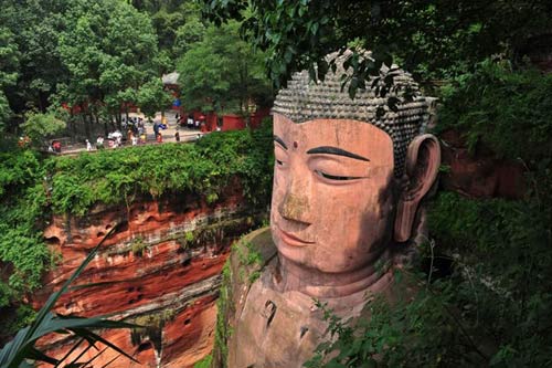 Tượng Phật đá cao nhất thế giới trên vách núi - 6