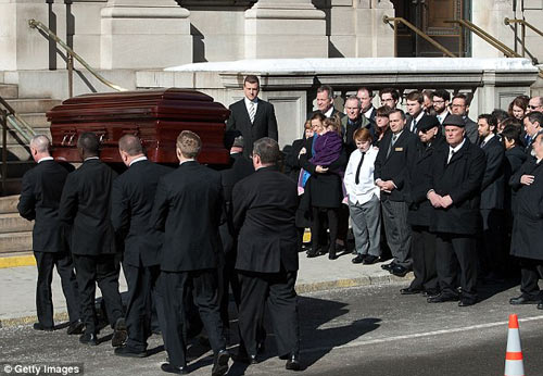 Đám tang buồn vĩnh biệt Seymour Hoffman - 2