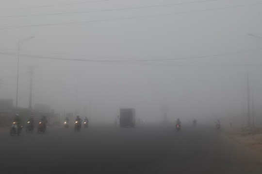 Cầu Cần Thơ “mất tích” trong sương - 2