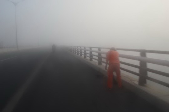 Cầu Cần Thơ “mất tích” trong sương - 6