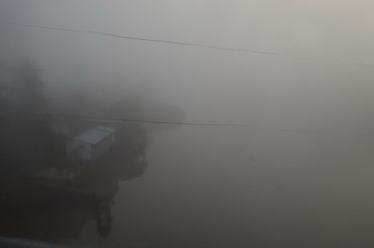Cầu Cần Thơ “mất tích” trong sương - 7