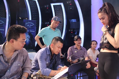 Top 8 Vietnam Idol tất bật trên sàn tập - 15