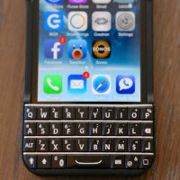 Thời trang Hi-tech - Bộ "áo" giúp iPhone có bàn phím cứng như... BlackBerry