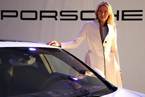 Maria Sharapova được tặng xe Porsche Panamera - 4