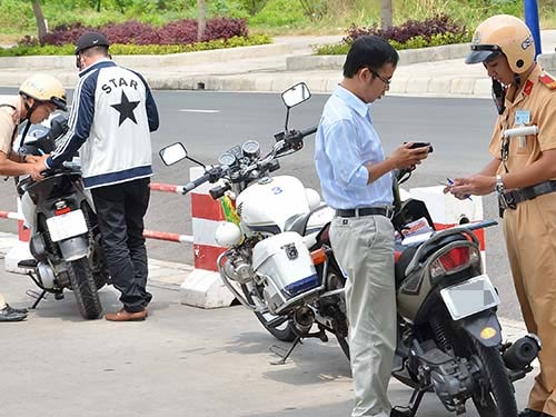 Nộp thẳng tiền phạt cho CSGT: Làm sao tránh tiêu cực? - 2