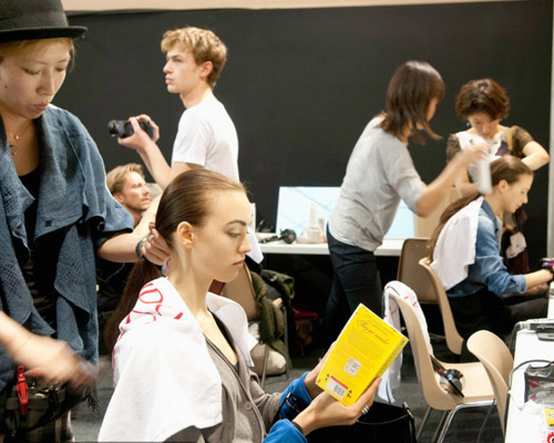 Khi chân dài nhưng óc không ngắn! - 6