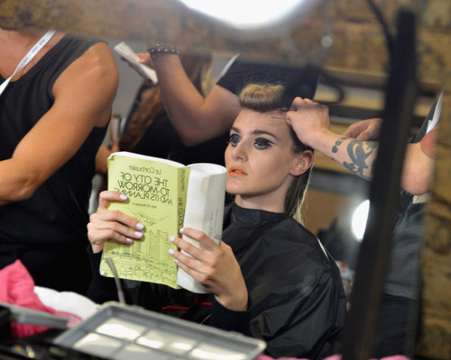 Khi chân dài nhưng óc không ngắn! - 3