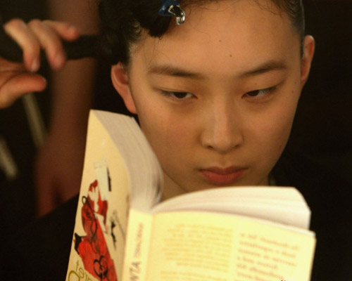 Khi chân dài nhưng óc không ngắn! - 6