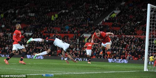 MU hòa Fulham: Xây mới kẻo muộn - 2