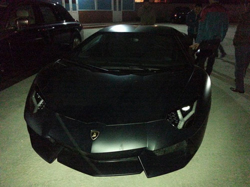 Lamborghini Aventador màu đen bất ngờ về Cao Bằng - 1