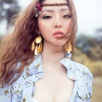 Em chỉ là cô gái để bông đùa