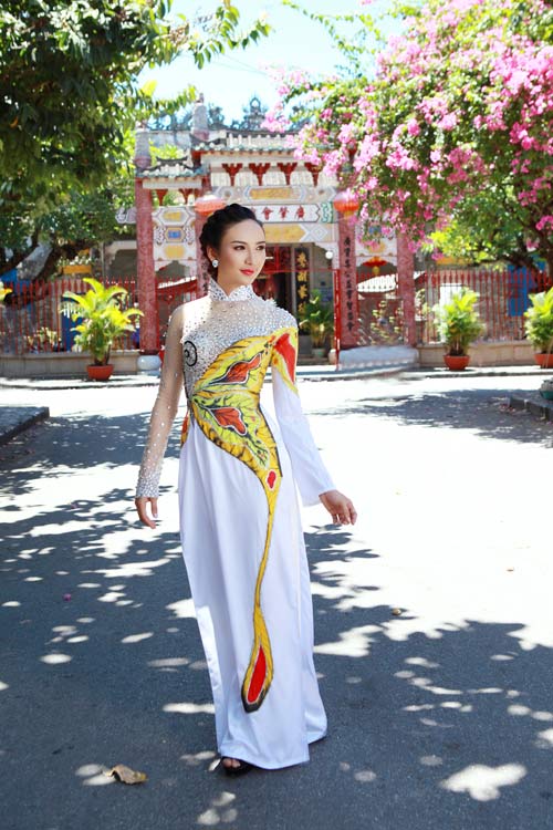 Ngọc Diễm dịu dàng du xuân phố cổ - 1