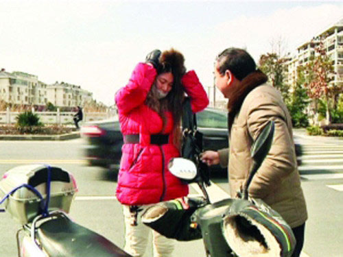 Cách cứu người gặp nạn "có một không hai" ở TQ - 4