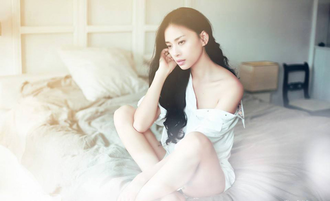 Ngô Thanh Vân sinh năm 1979, là một nữ diễn viên kiêm ca sỹ, người mẫu xinh đẹp, gợi cảm, luôn thu hút sự chú ý. (Ảnh: Tân Đà Lạt)
