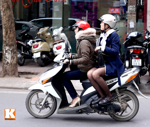 Phái đẹp Hà thành gợi cảm bất chấp giá rét - 4