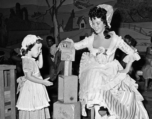 Cuộc đời huyền thoại Shirley Temple qua ảnh - 3