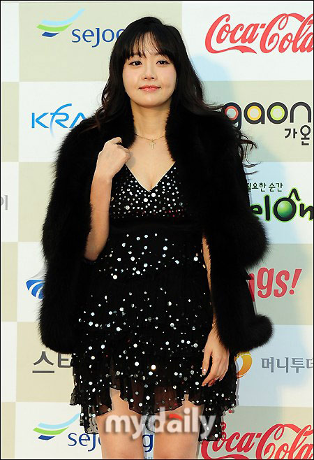 Phì cười vì mỹ nữ thảm đỏ - 2