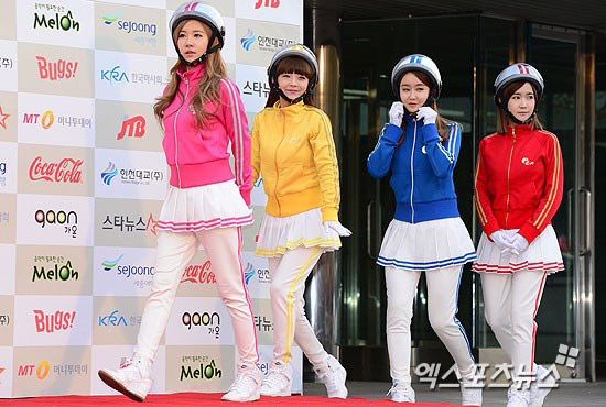 Phì cười vì mỹ nữ thảm đỏ - 10