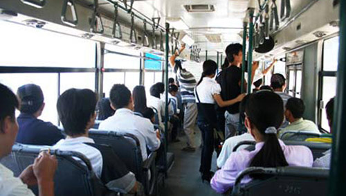 Ngồi chỗ nào trên xe khách là an toàn? - 3