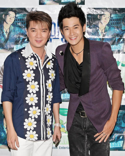 Mr. Đàm hỗ trợ đàn em hát nhạc xưa - 2