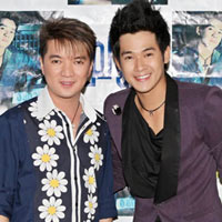 Ngôi sao điện ảnh - Mr. Đàm hỗ trợ đàn em hát nhạc xưa