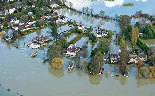 Thời tiết biến nước Anh thành bãi chiến trường - 8