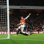 Bóng đá - Giroud đòi penalty cho Arsenal